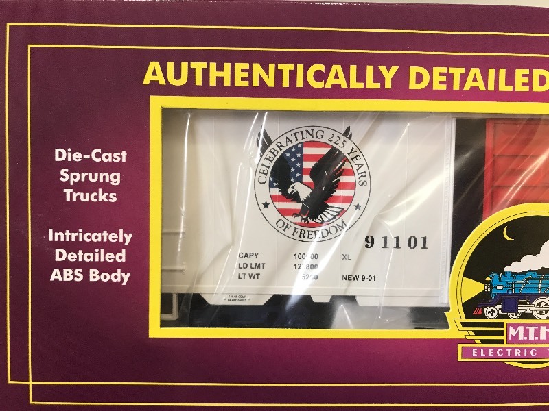 lot 153 image: MTH AMERICAN FREEDOM 40 SINGLE DOOR BOX CAR