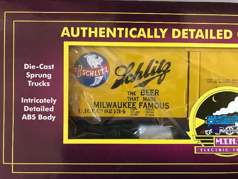lot 167 image: MTH SCHLITZ 40 REEFER CAR