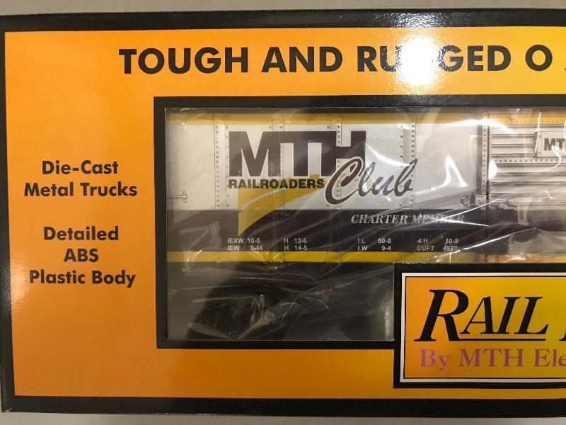 lot 207 image: RAIL KING by MTH CLUB BOX CAR