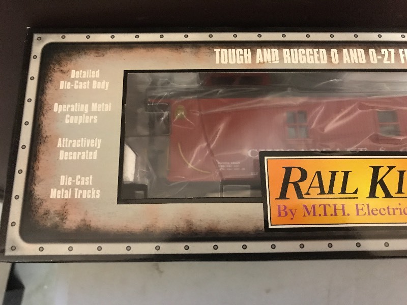 lot 221 image: RAIL KING by MTH CHESAPEAKE & OHIO DIE-CAST WOODSIDED CABOOSE