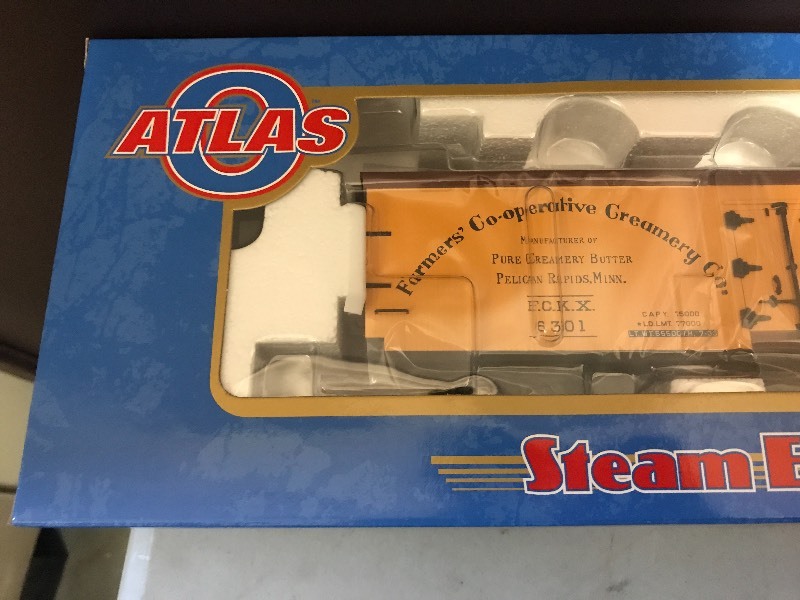 lot 236 image: ATLAS PELICAN 40 WOODSIDE REFRIGERATOR CAR 6301
