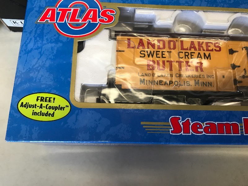 lot 249 image: ATLAS LAND O LAKES 40 WOOD REEFER CAR 10130