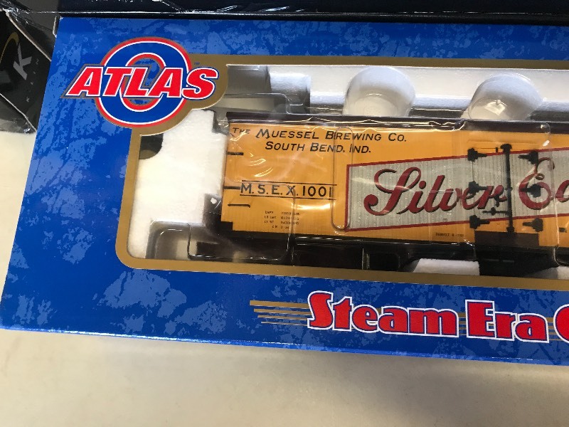 lot 273 image: ATLAS SILVER EDGE BEER 40 WOODSIDE REFRIGERATOR CAR 1001