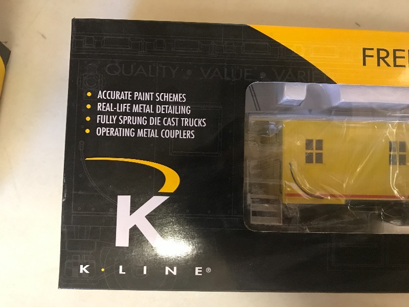 lot 287 image: K-LINE C&O SMOKING OFF-CENTER CUPOLA WOOD-SIDED CABOOSE