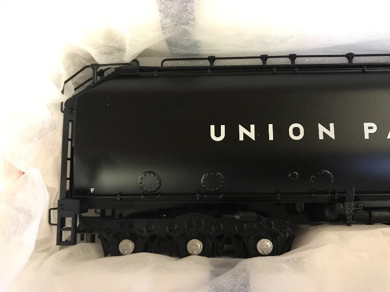 lot 315 image: LIONEL UNION PACIFIC CHALLENGER AUXILIARY TENDER