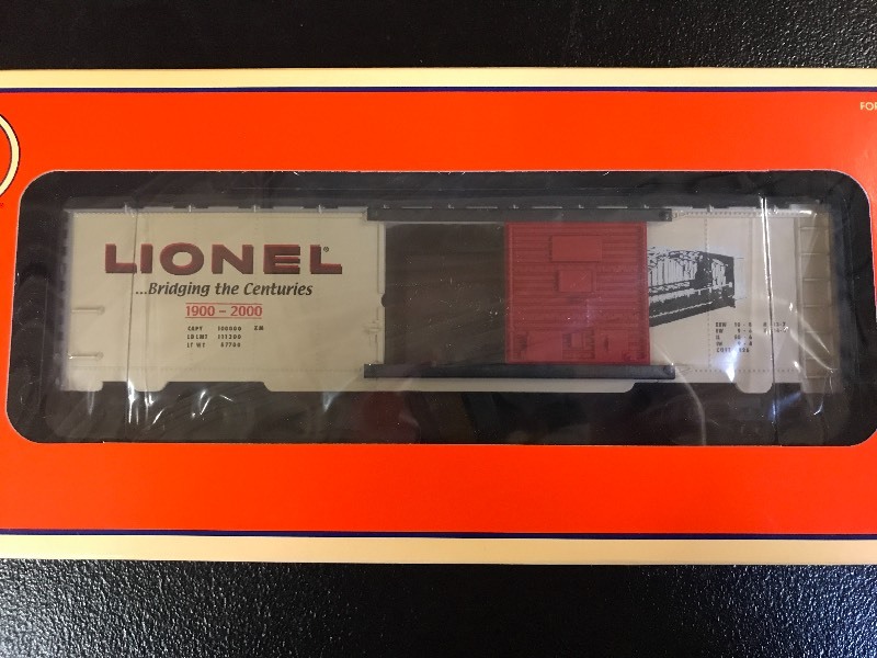 lot 321 image: LIONEL HELLGATE BOXCAR #2