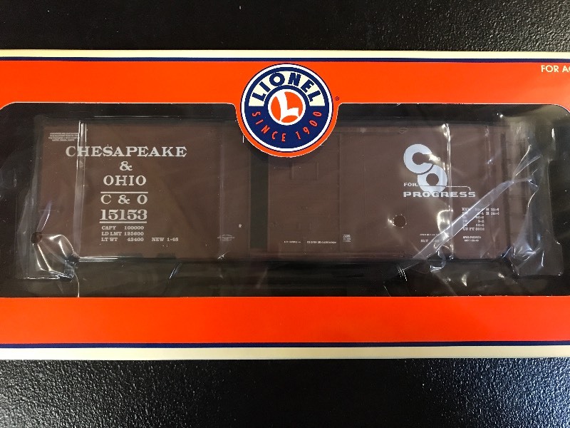 lot 329 image: LIONEL CHESAPEAKE & OHIO PS-1 BOXCAR