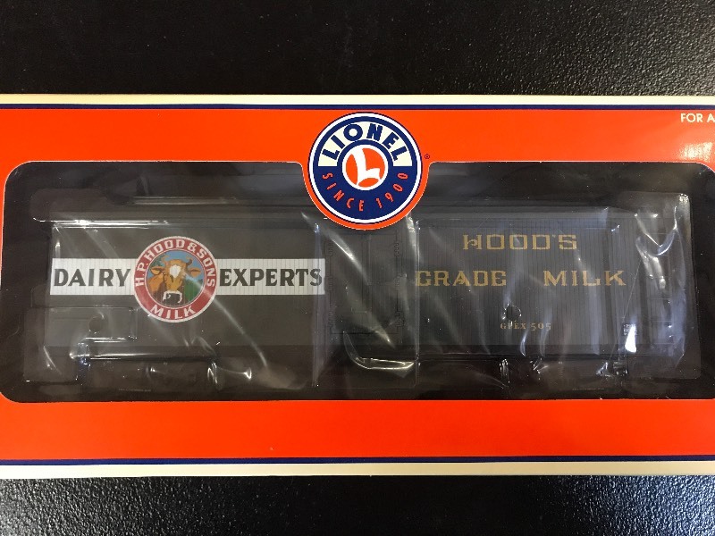 lot 330 image: LIONEL HOODS MILK CAR