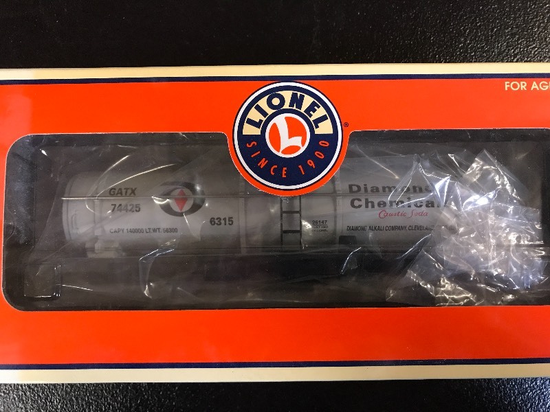 lot 334 image: LIONEL ARCHIVE COLLECTION DIAMOND CHEMICALS TANK CAR