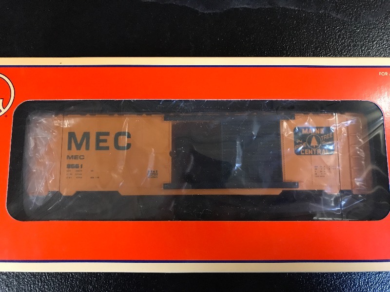 lot 338 image: LIONEL 6565 BOXCAR MAINE CENTRAL