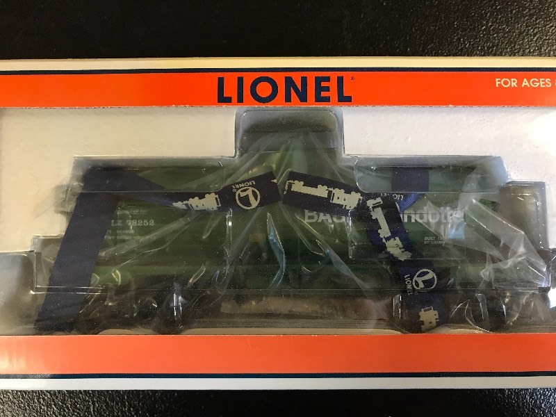 lot 339 image: LIONEL BASF 8,000 GALLON TANKCAR