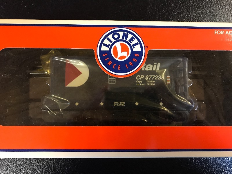 lot 346 image: LIONEL C.P. RAIL ORE CAR