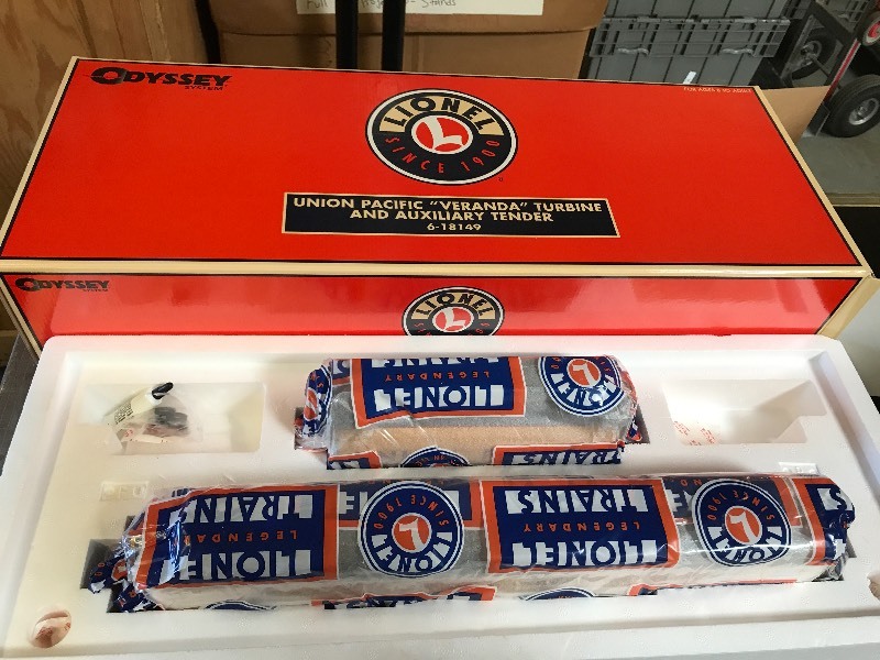 lot 366 image: LIONEL UNION PACIFIC VERANDA TURBINE & AUXILIARY TENDER