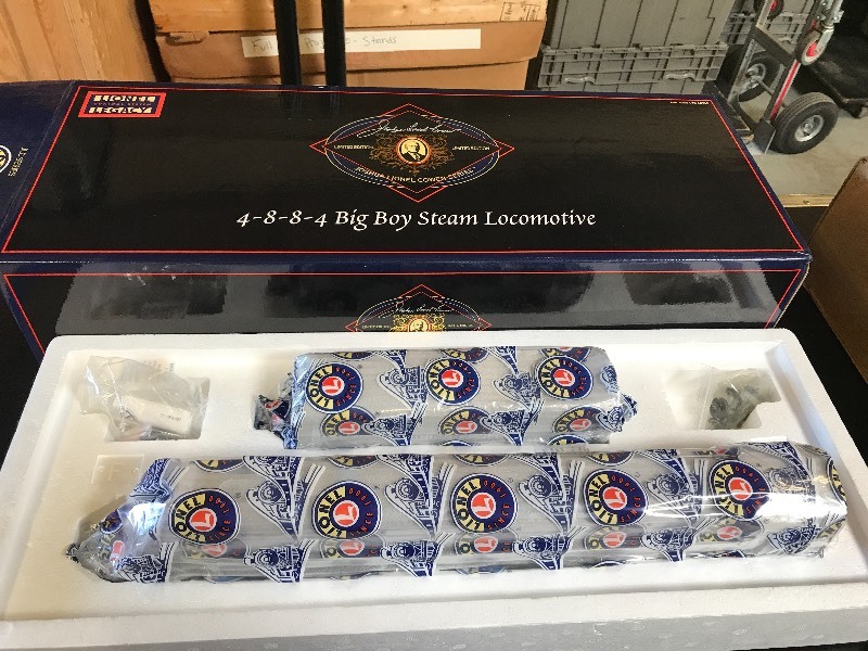 lot 369 image: LIONEL UNION PACIFIC #4012 4-8-8-4 BIG BOY STEAM LOCOMOTIVE