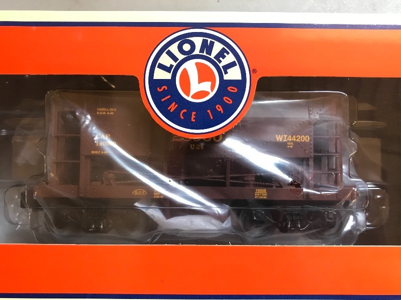 lot 377 image: LIONEL DULUTH MISSABE & IRON RANGE ORE CAR