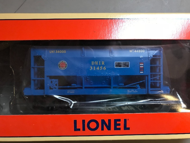 lot 380 image: LIONEL DULUTH MISSABE & IRON RANGE ORE CAR