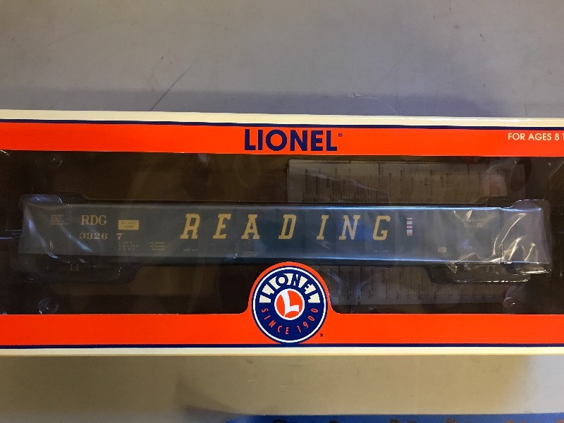 lot 392 image: LIONEL READING PS-5 SCALE GONDOLA