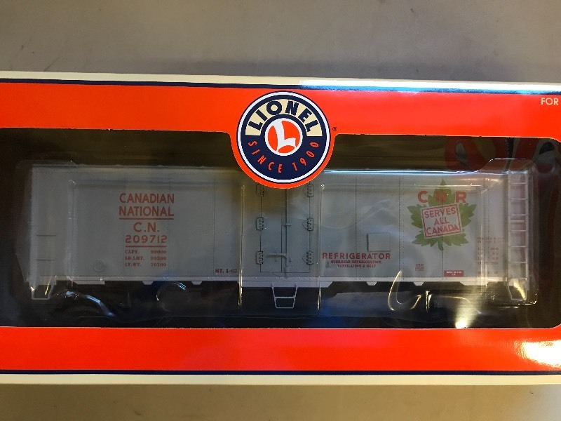 lot 396 image: LIONEL CANADIAN NATIONAL STEEL SIDED REEFER