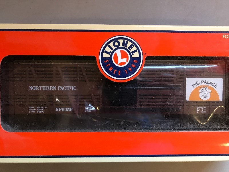 lot 407 image: LIONEL ARCHIVE COLLECTION NORTHERN PACIFIC STOCK CAR