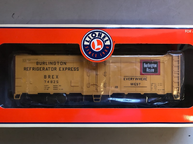 lot 411 image: LIONEL BURLINGTON STEEL SIDED REEFER