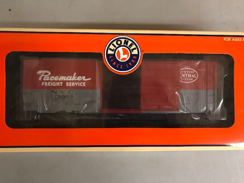 lot 415 image: LIONEL NEW YORK CENTRAL PS-1 BOX CAR