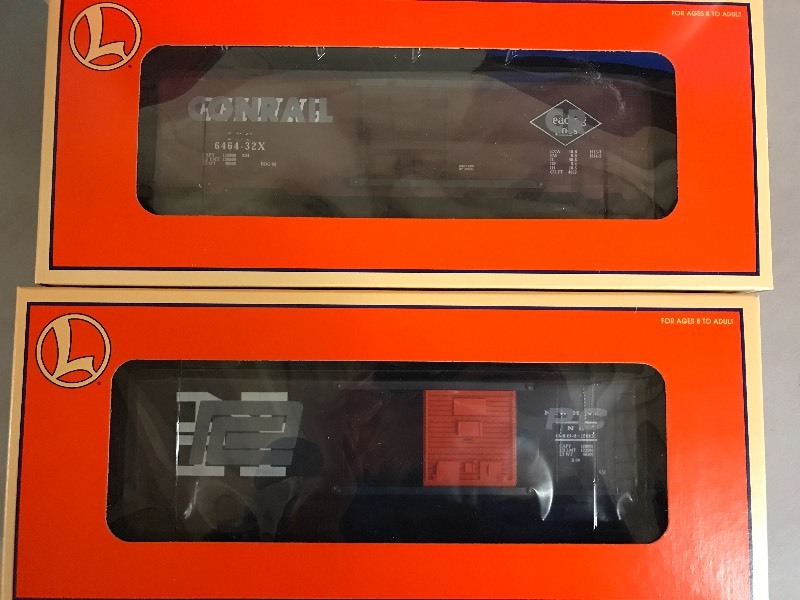 lot 424 image: LIONEL 6464 OVERSTAMP BOXCAR 2-PACK