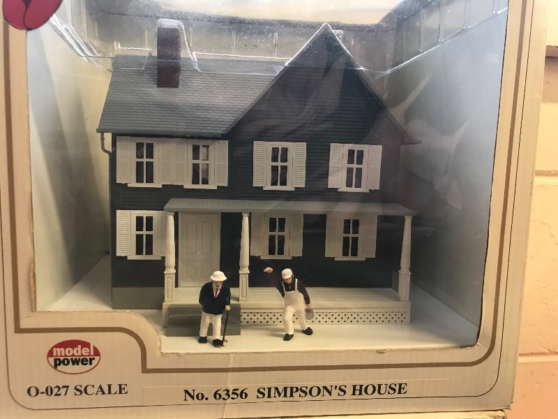 lot 445 image: MODEL POWER SET OF 2 HOUSES