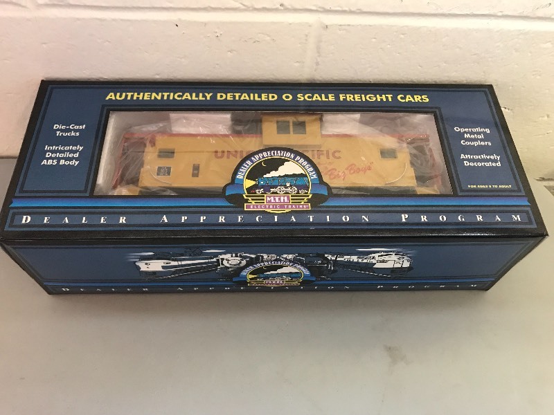 lot 463 image: MTH UNION PACIFIC CABOOSE