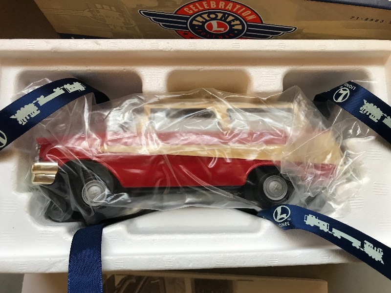 lot 465 image: LIONEL EXECUTIVE INSPECTION CAR