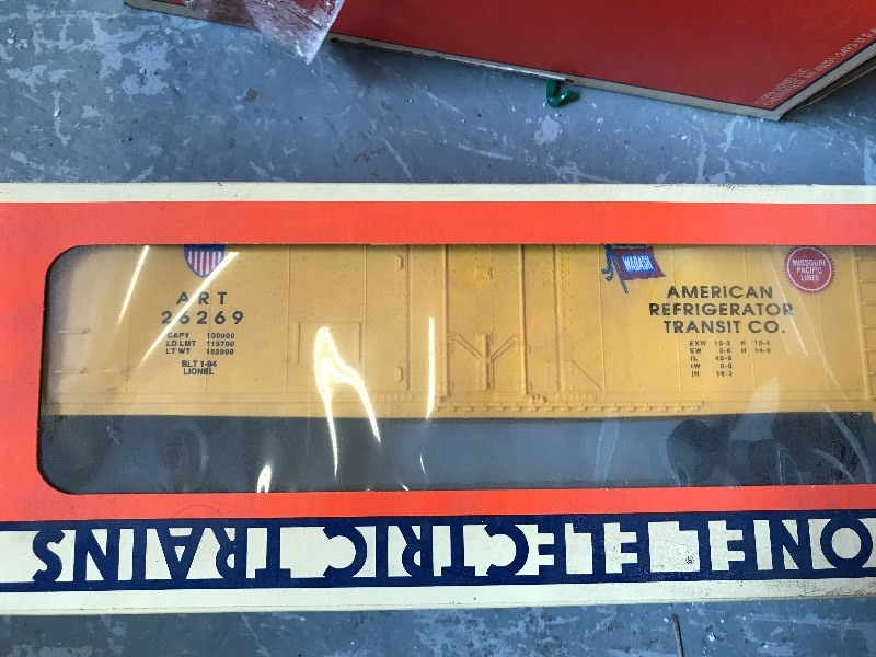 lot 100D image: LIONEL WABASH REEFER CAR