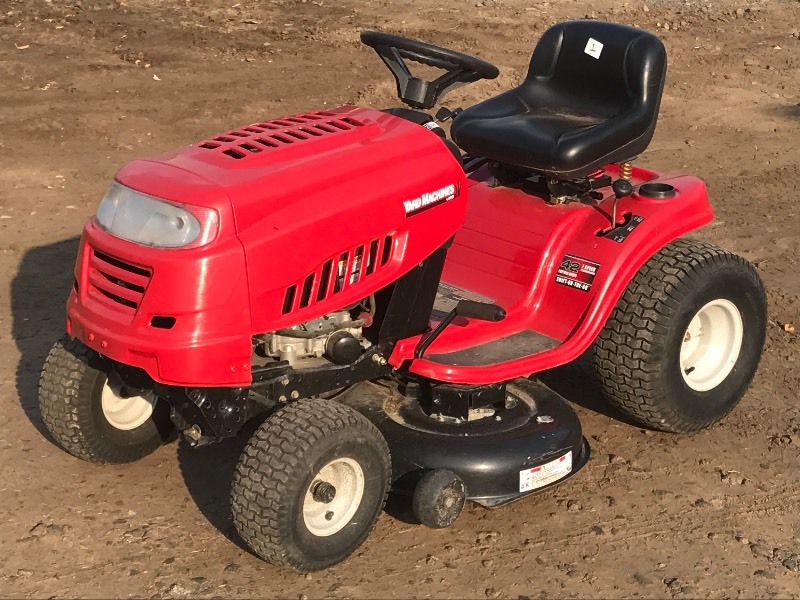 lot 1 image: Yard Machines Lawn Tractor