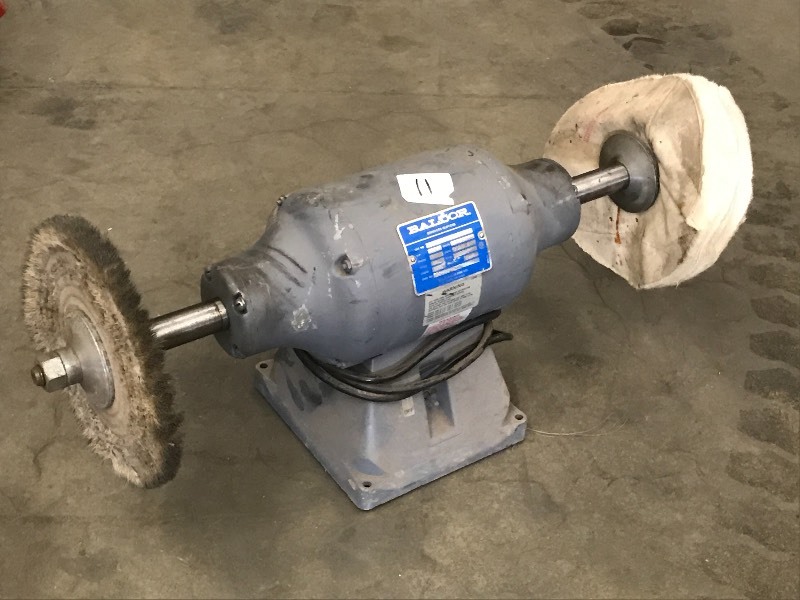 lot 11 image: Baldor Buffer