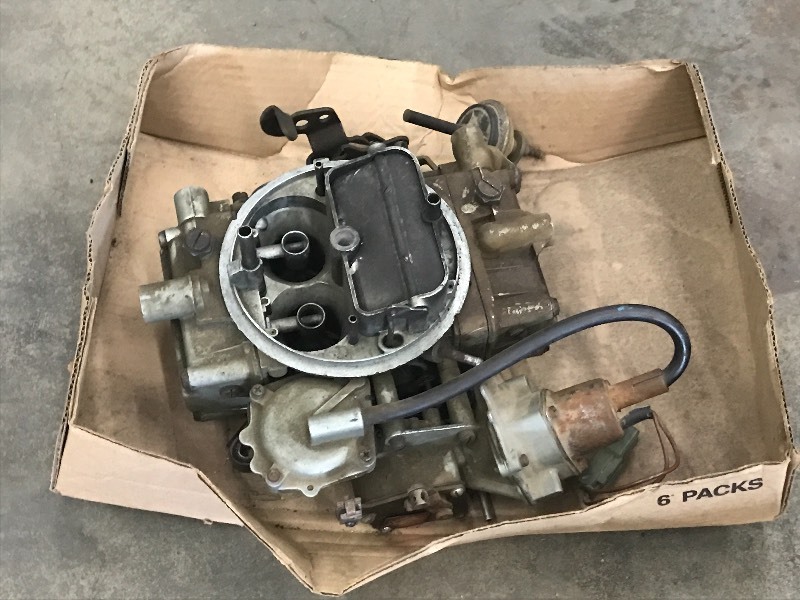 lot 14 image: Ford F.700 Carburetor