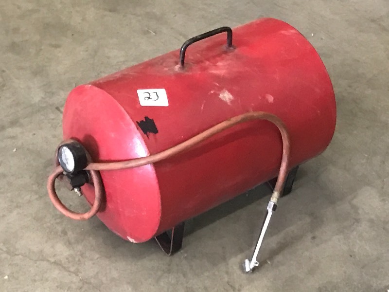 lot 23 image: Portable Air Tank