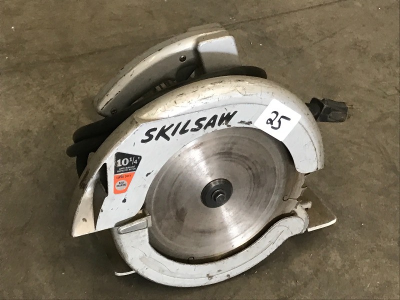 lot 25 image: Skilsaw Circular Saw