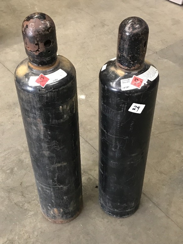 lot 29 image: (2) Acetylene Tanks