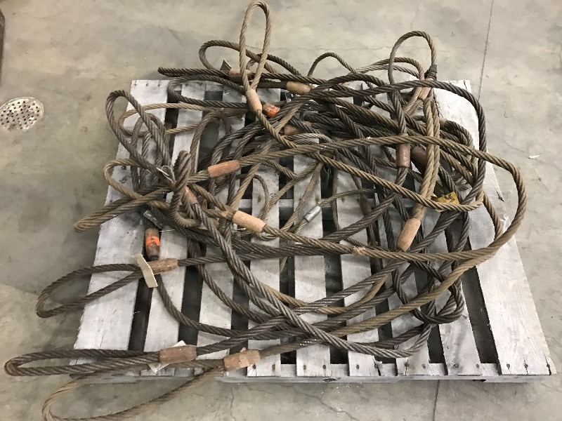 lot 49 image: Commercial Cable Chokers
