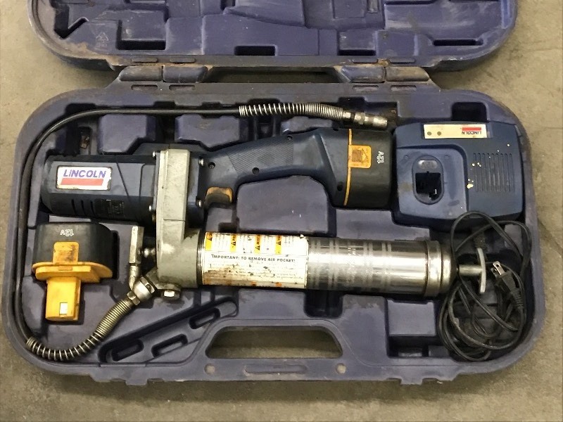 lot 55 image: Lincoln Grease Gun