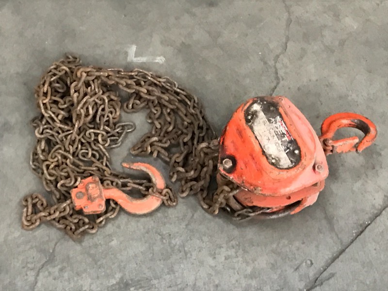 lot 66 image: Chain Hoist