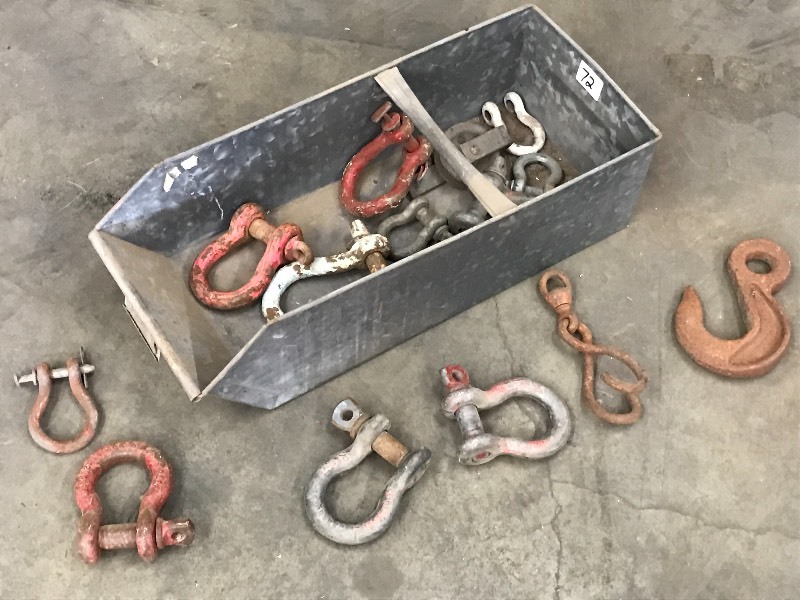 lot 72 image: Bin Of Assorted Clevices & Hook