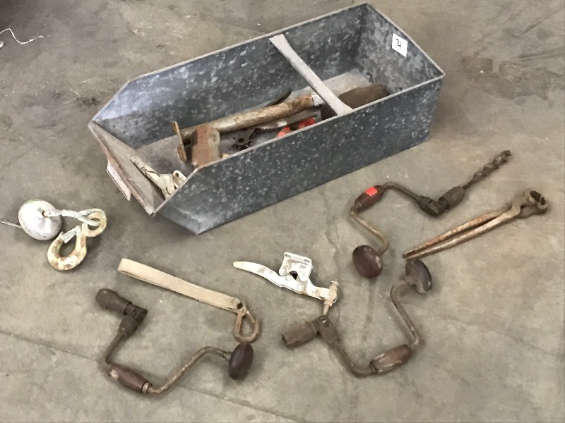 lot 74 image: Bin Of Assorted Hand Tools