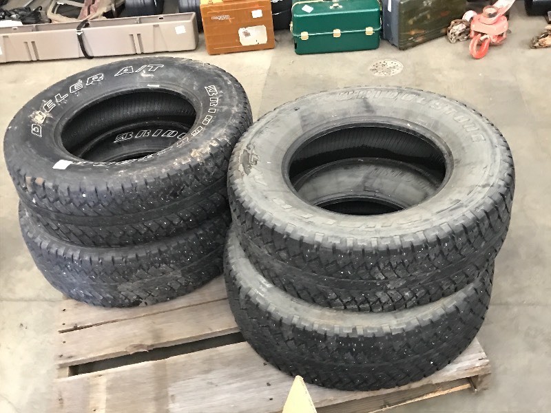 lot 81 image: (4) Bridgestone Tires