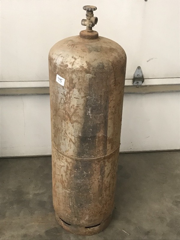 lot 95 image: 100# LP Tank
