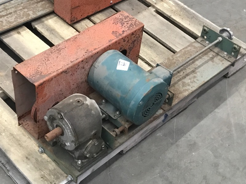 lot 99 image: Conveyor Motor With Clutch