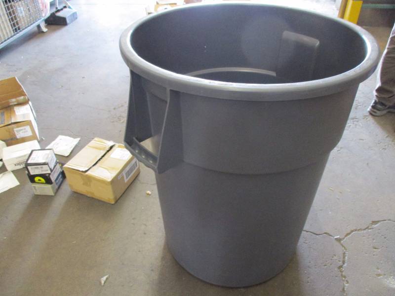 44 Gallon Garbage Can