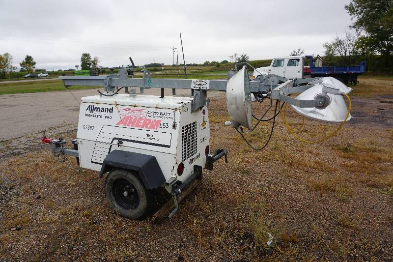 lot 11 image: Allmand Night Light Pro Tow Behind Portable Light Tower