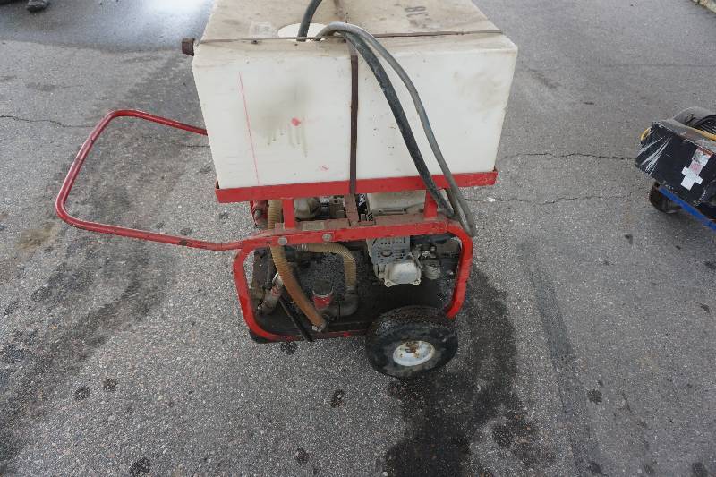 lot 26 image: Portable Hydraulic Oil Pump System