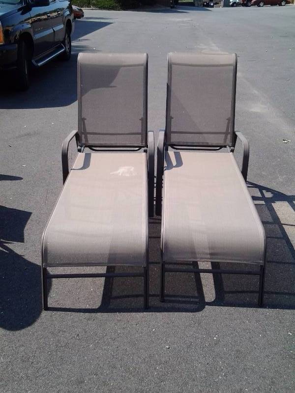 lot 6 image: 2-Metal Frame Chaise Lounges With Adjustable Backs