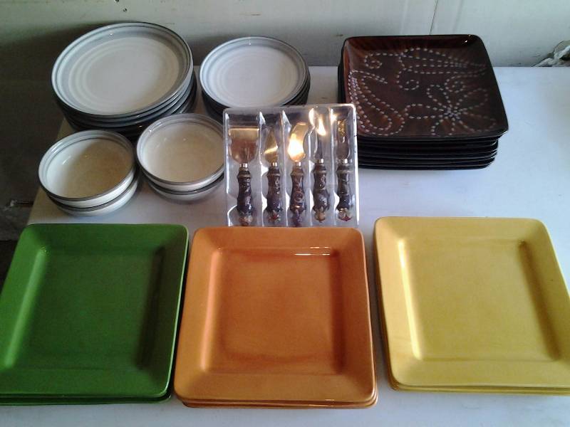 lot 18 image: Noritake Stoneware, Colorful Square Plates, Cheese Servers