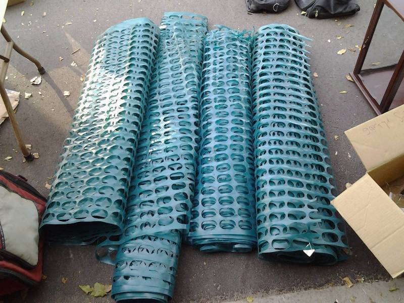 lot 25 image: 4-Rolls Of Snow Fence